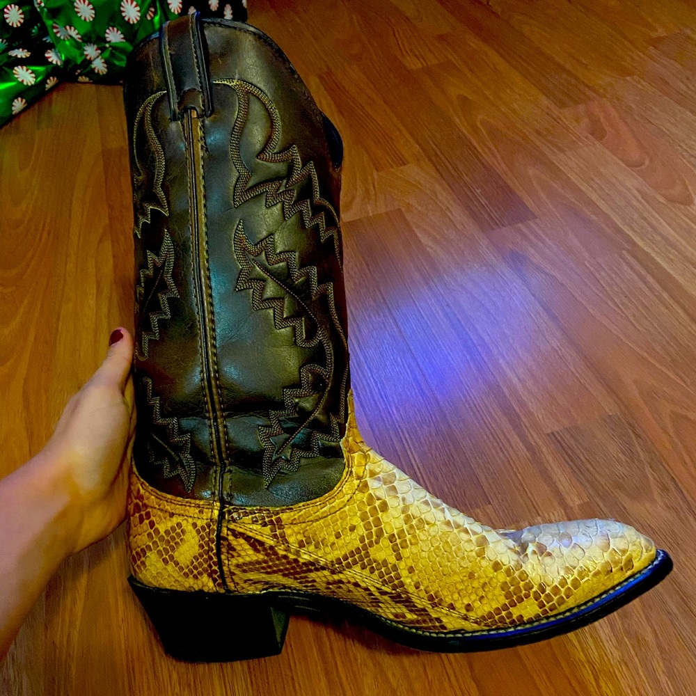 🌵Snake Skin Cowboy Boots